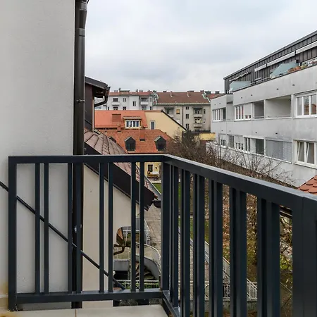 Primus Apartment